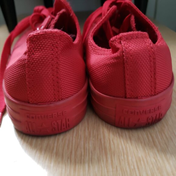 EUC CTAS Converse Classic Low Days Ahead 150196F Red Monochrome (5M / 7W) - Picture 6 of 7